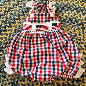 Busy Bee Smocks American Flag Bubble